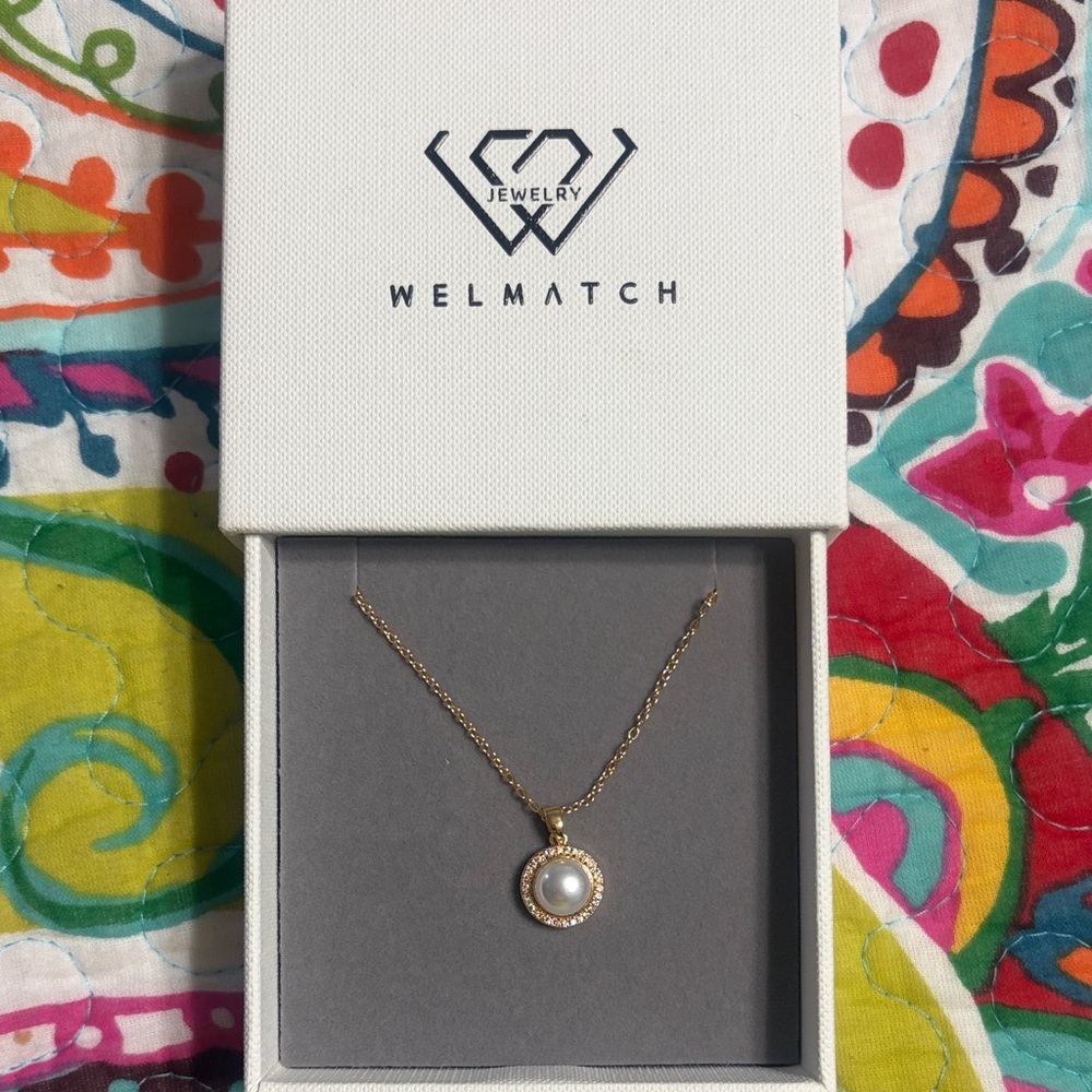 Gold plated Pearl Pendant Necklace